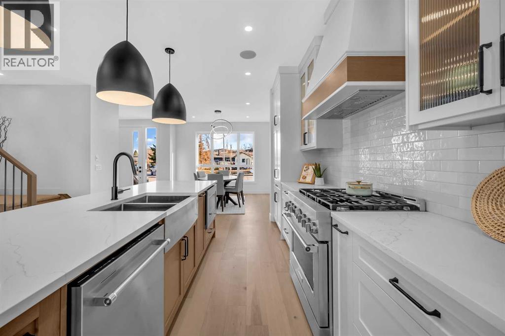 Single Family House for Sale in   Avenue NW Bowness Calgary 