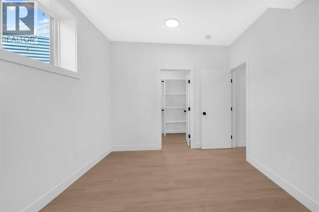 Single Family House for Sale in   Avenue NW Bowness Calgary 