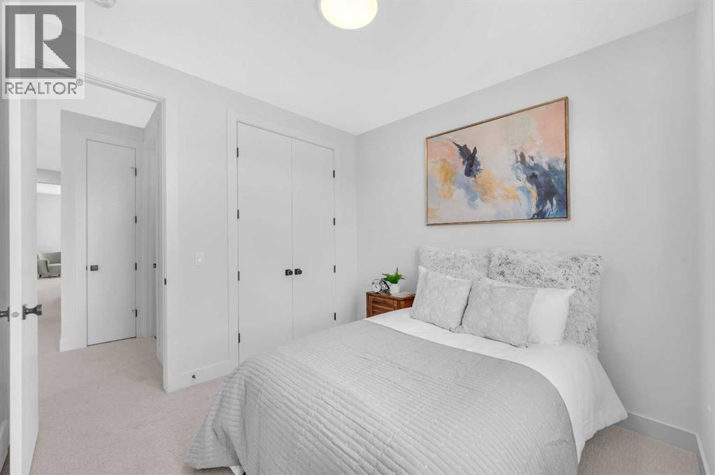 Single Family House for Sale in   Avenue NW Bowness Calgary 