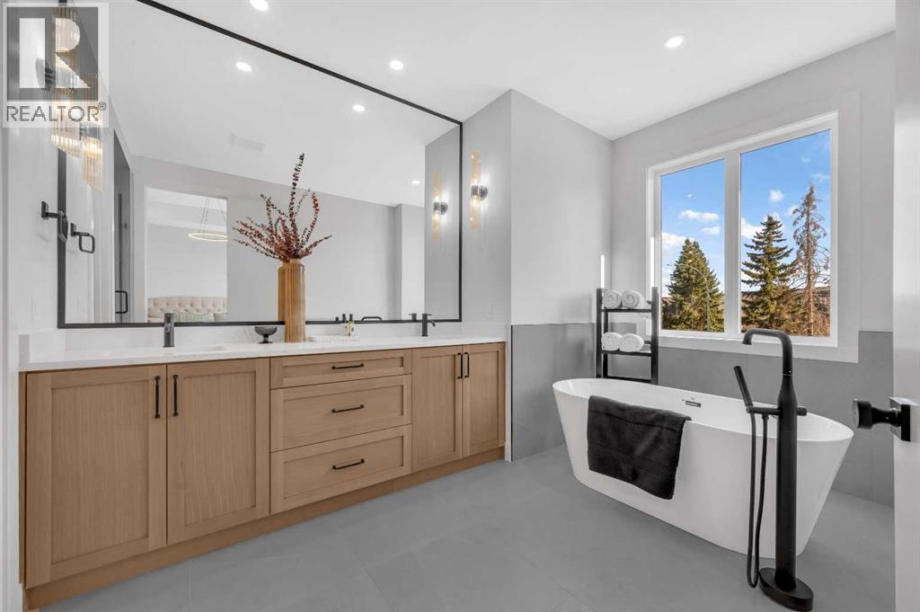 Single Family House for Sale in   Avenue NW Bowness Calgary 