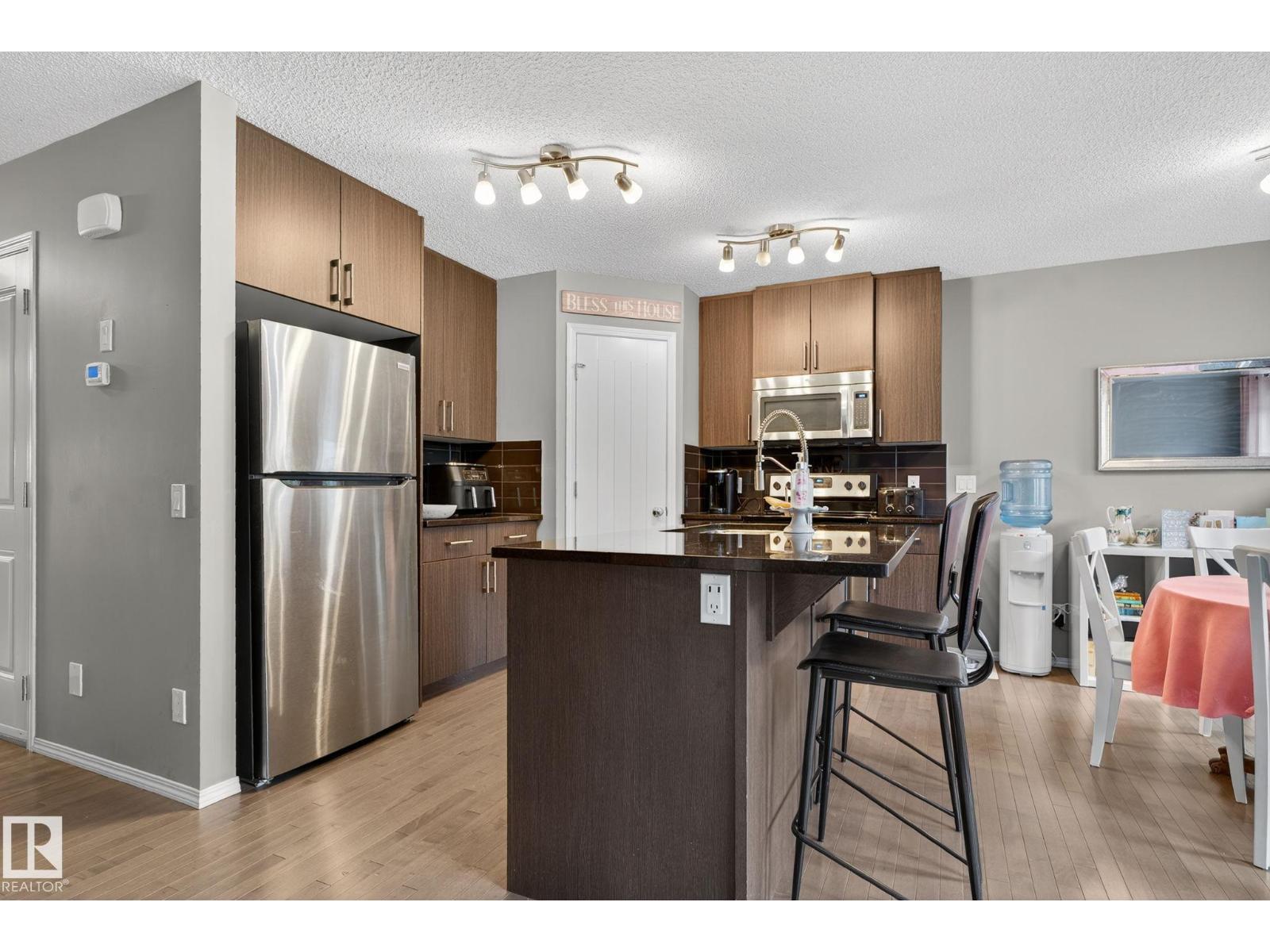 Photo 9 of 16 Royal St, St Albert AB