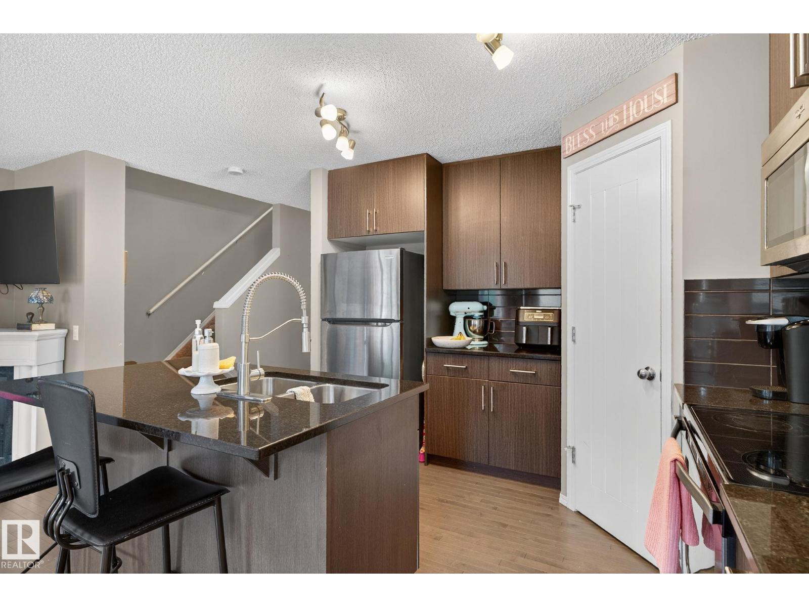 Photo 18 of 16 Royal St, St Albert AB
