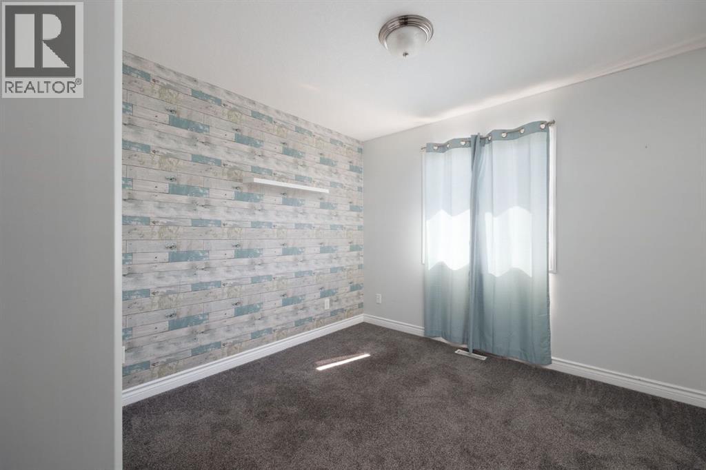 Photo 12 of 30 411 Williams Drive, Fort Mcmurray AB