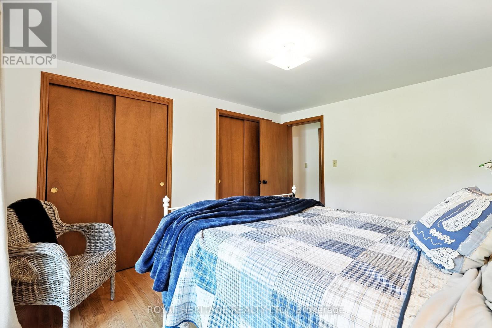 Single Family House Raised bungalow for Sale in  HALIBURTON COUNTY ROAD  ROAD Highlands East (Glamorgan) 