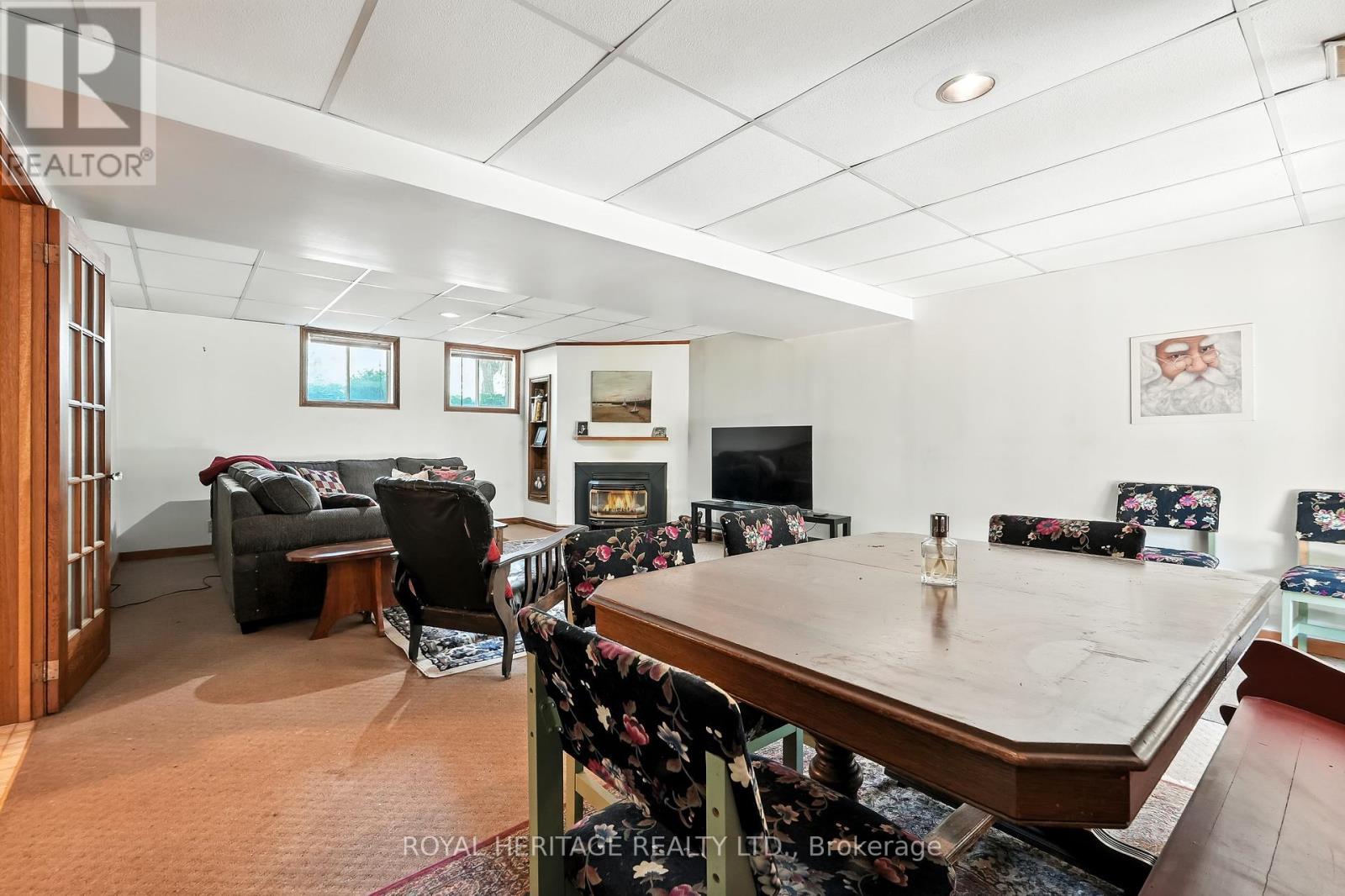 Single Family House Raised bungalow for Sale in  HALIBURTON COUNTY ROAD  ROAD Highlands East (Glamorgan) 