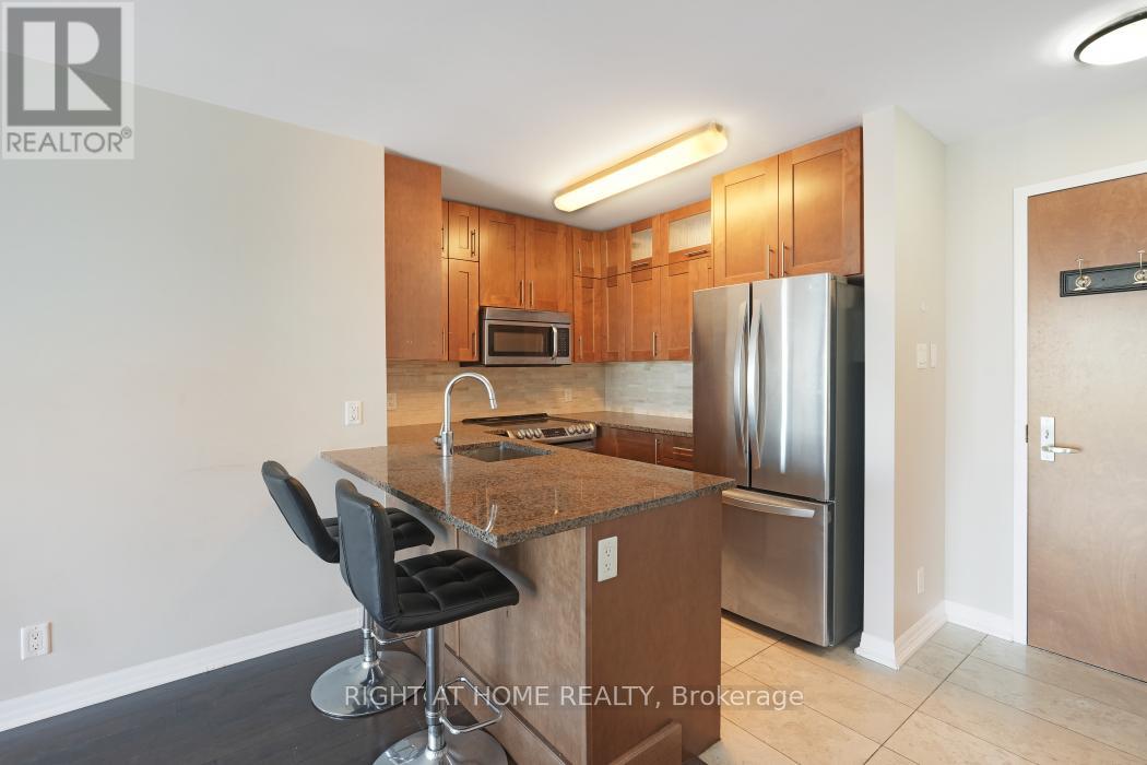 Photo 24 of 2802 242 Rideau Street, Ottawa ON