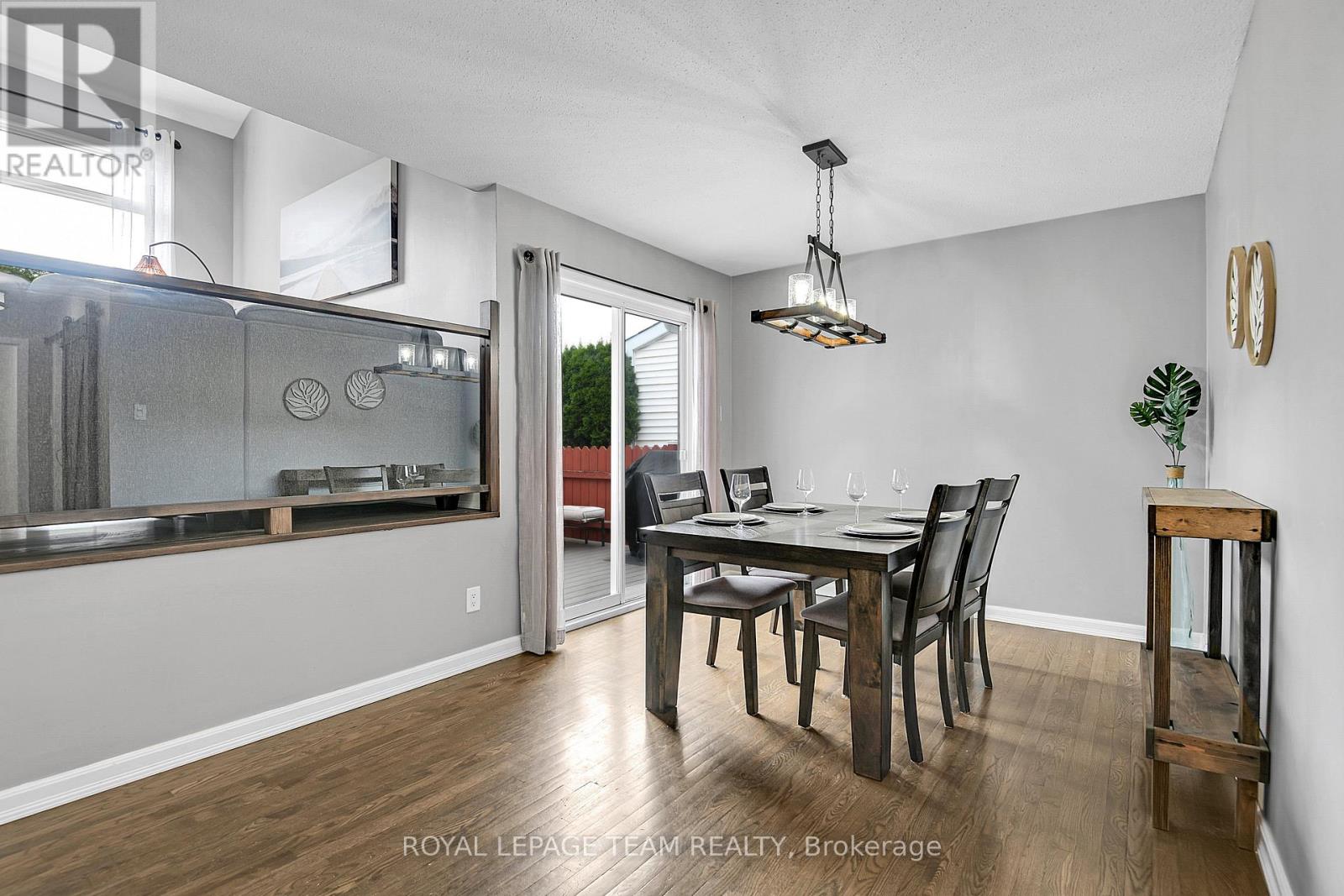 Photo 9 of 6405 St Louis Drive, Ottawa ON