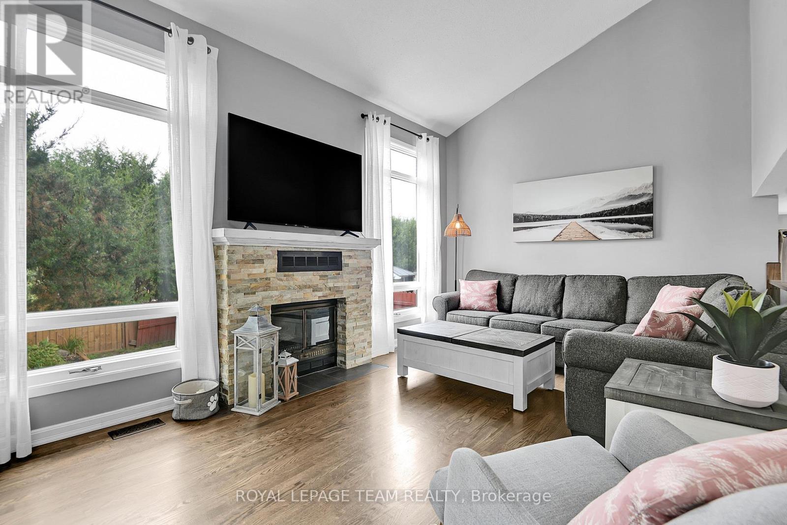 Photo 17 of 6405 St Louis Drive, Ottawa ON