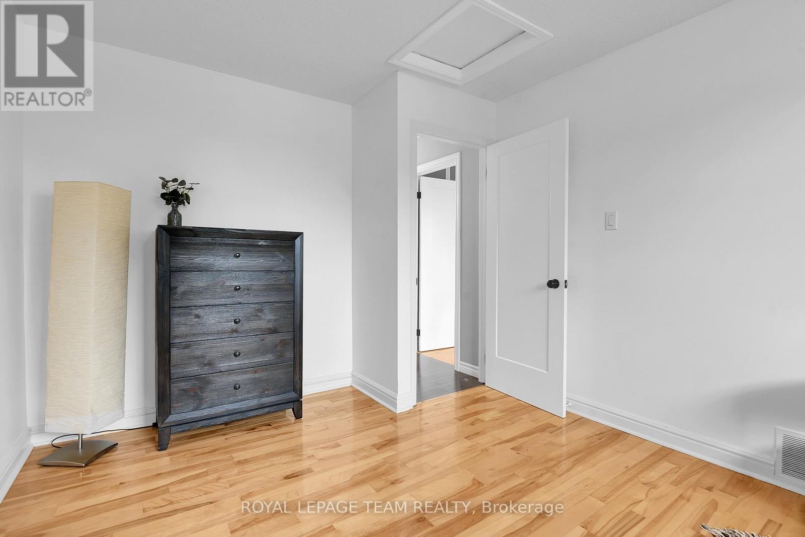 Photo 12 of 6405 St Louis Drive, Ottawa ON