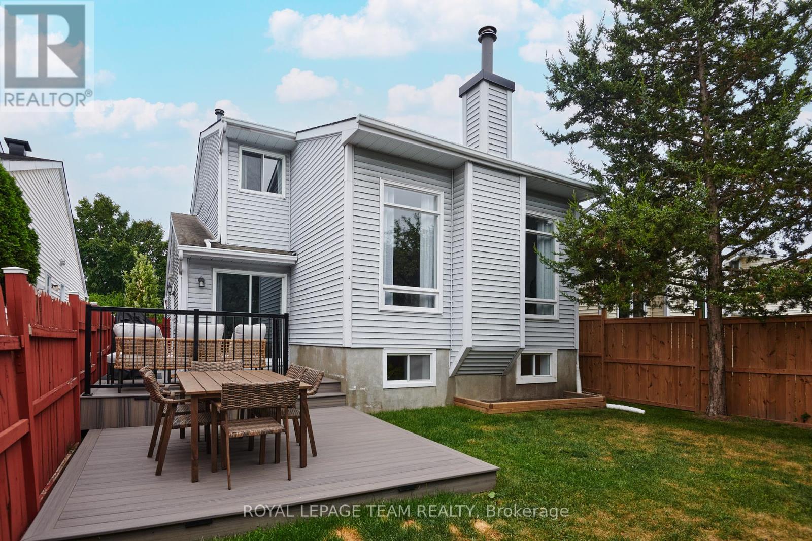 Photo 10 of 6405 St Louis Drive, Ottawa ON