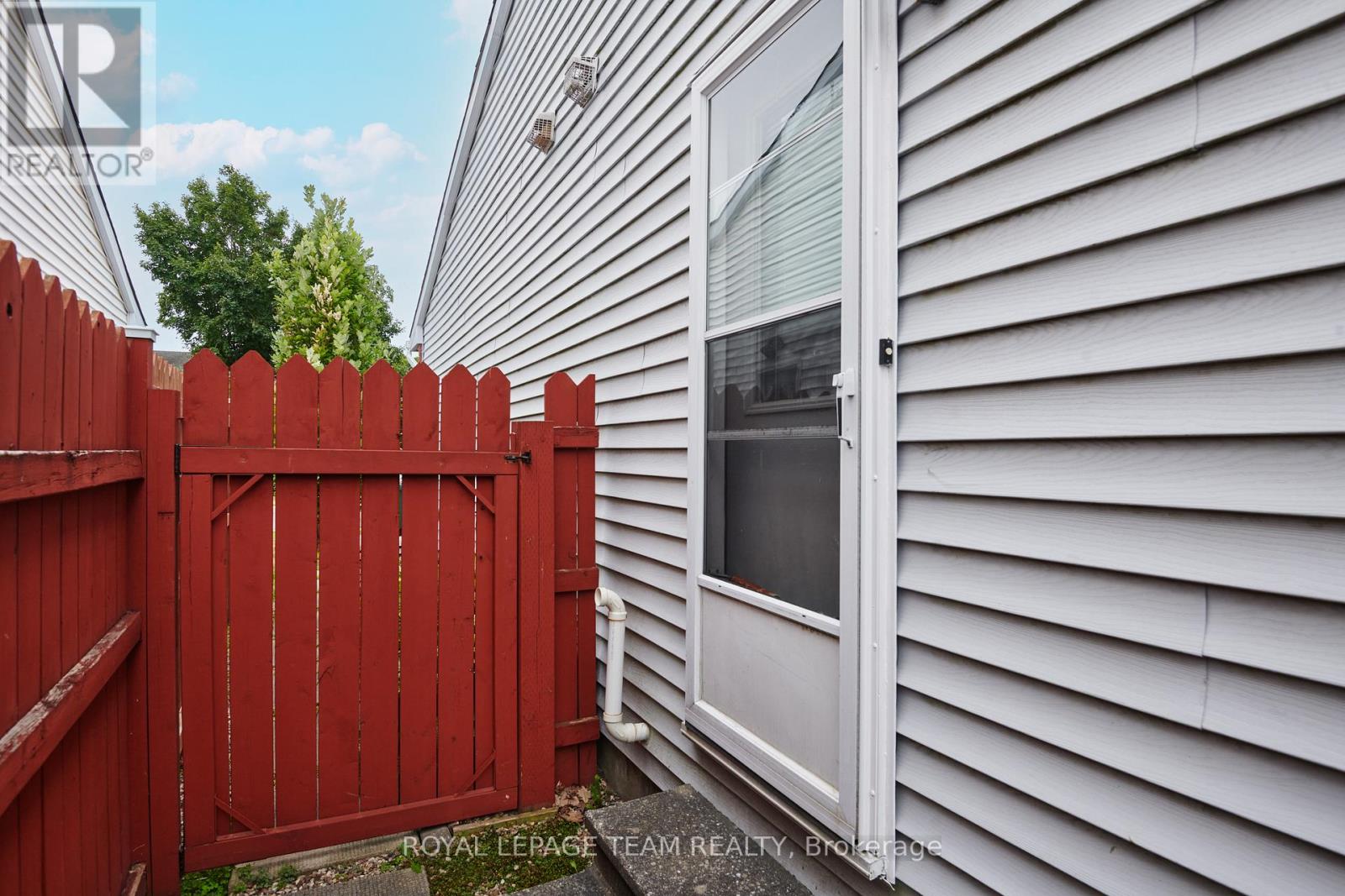 Photo 28 of 6405 St Louis Drive, Ottawa ON