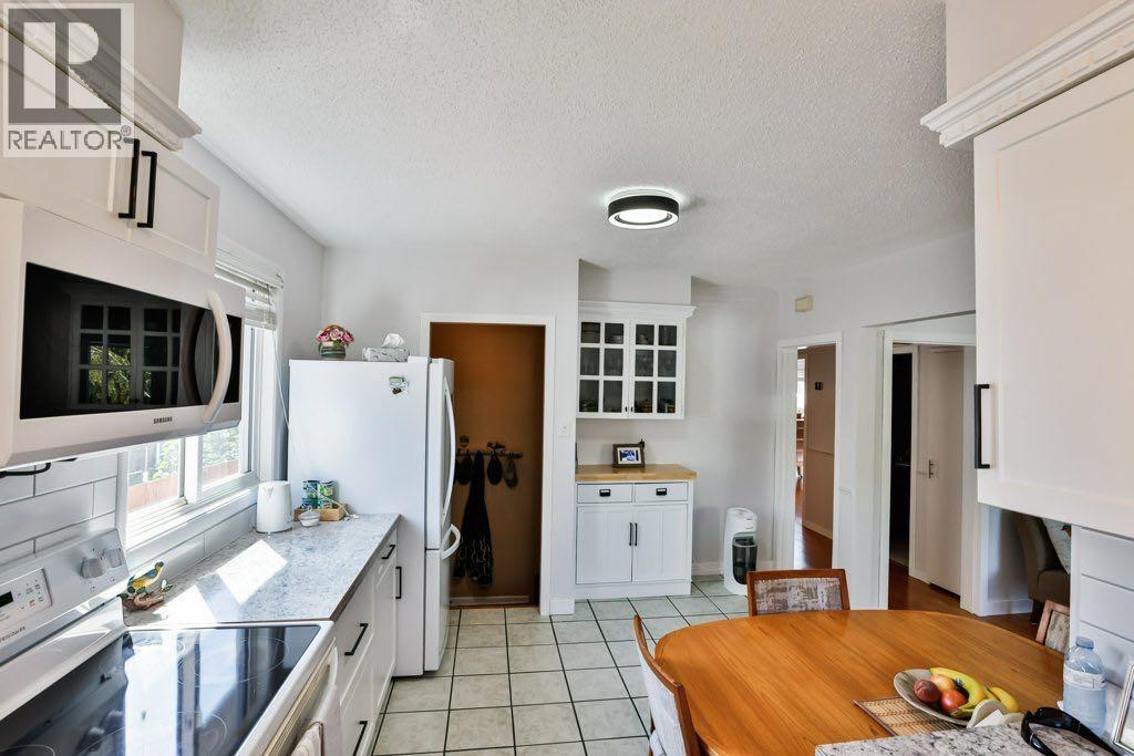 Single Family House Bungalow for Sale in   Street S Glendale Lethbridge 