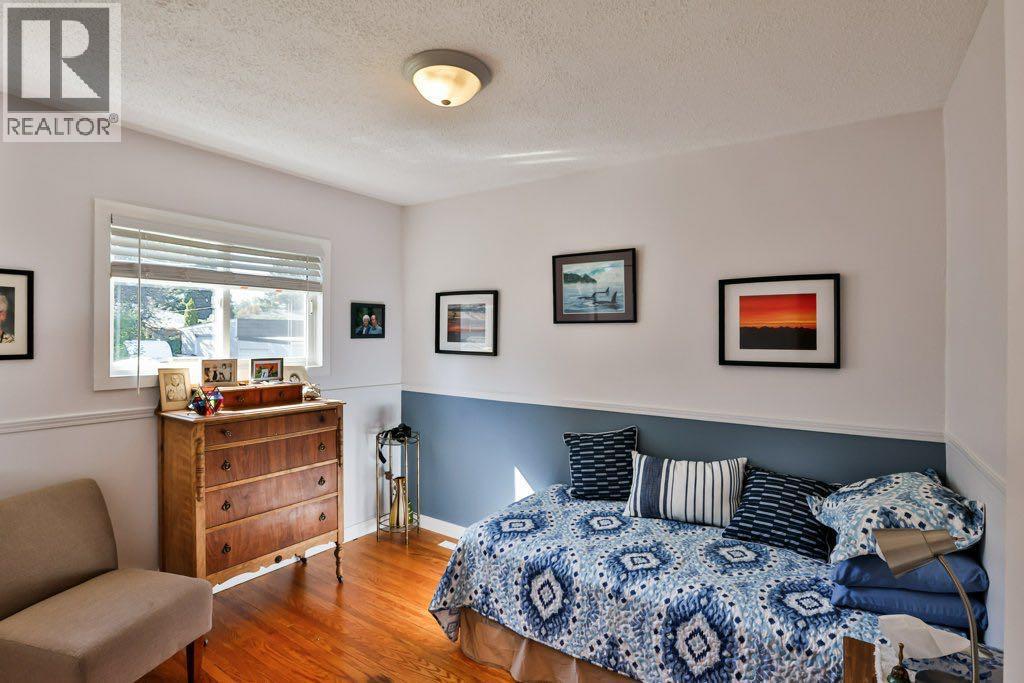 Single Family House Bungalow for Sale in   Street S Glendale Lethbridge 