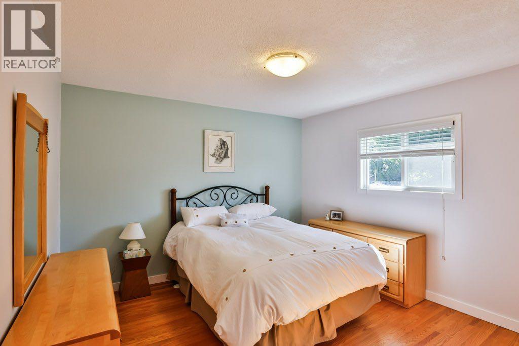 Single Family House Bungalow for Sale in   Street S Glendale Lethbridge 