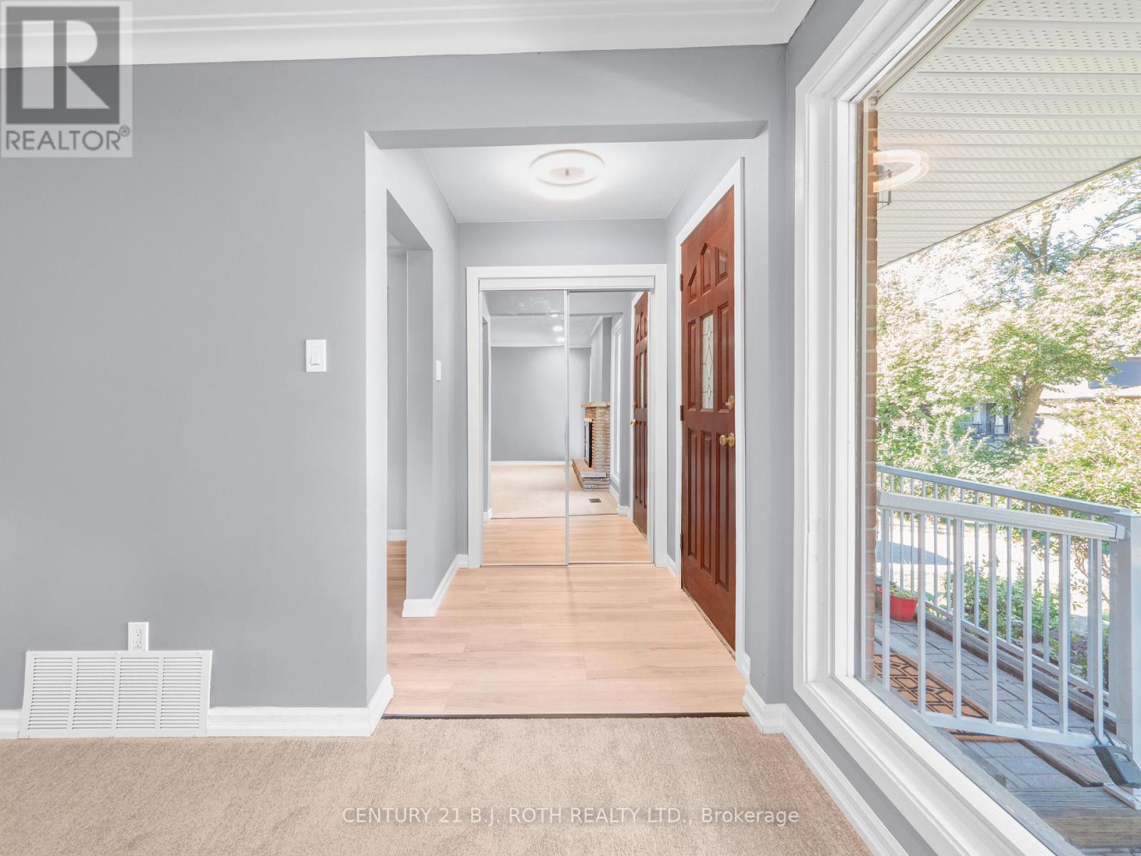 Photo 40 of 10 Bloorlea Crescent, Toronto ON