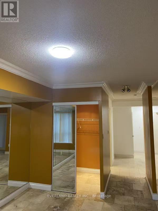Photo 10 of 708 887 Bay Street, Toronto ON