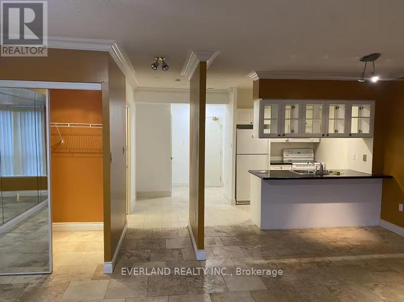 Photo 14 of 708 887 Bay Street, Toronto ON