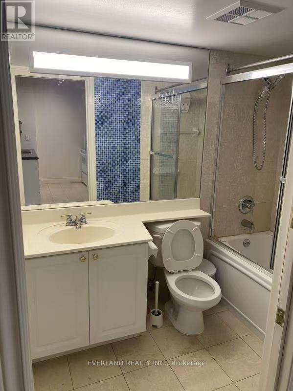 Photo 7 of 708 887 Bay Street, Toronto ON