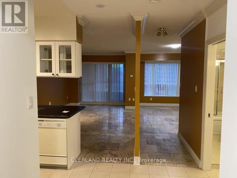 Photo 3 of 708 887 Bay Street, Toronto ON