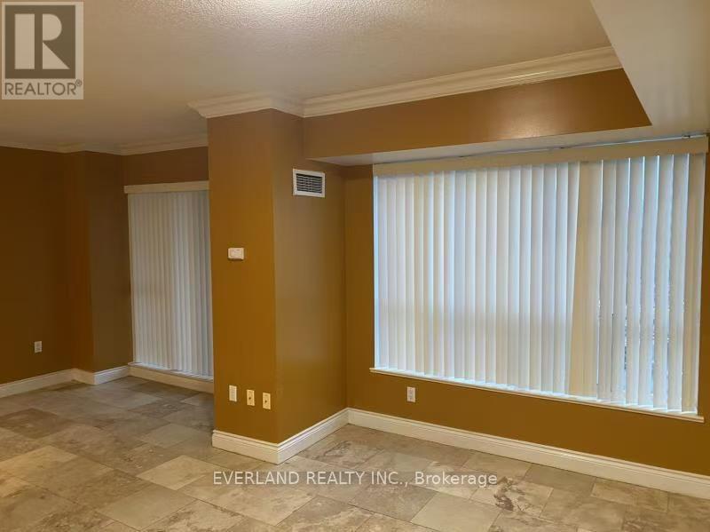Photo 12 of 708 887 Bay Street, Toronto ON