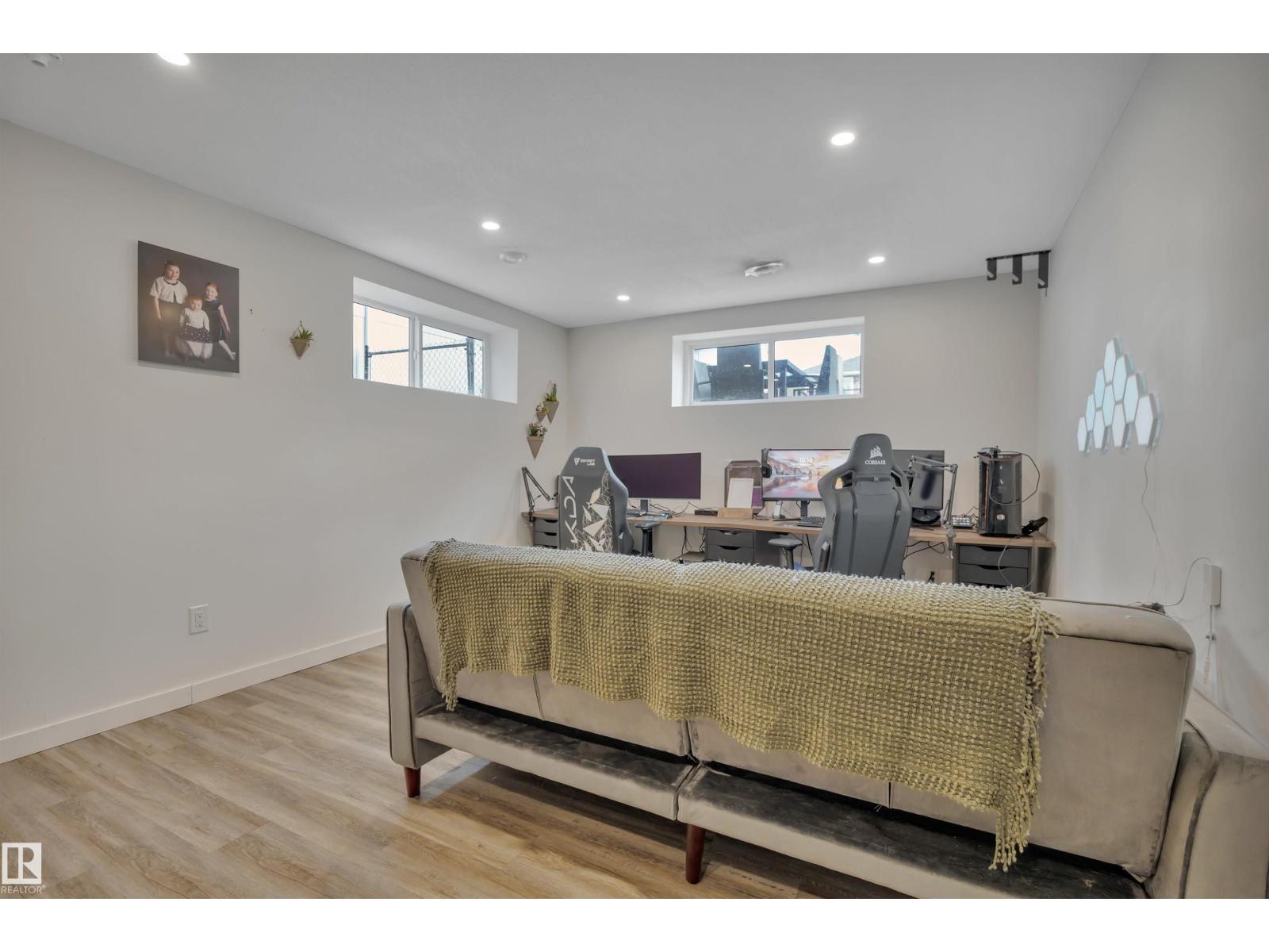 Photo 12 of 220 Simpkins Bn, Leduc AB