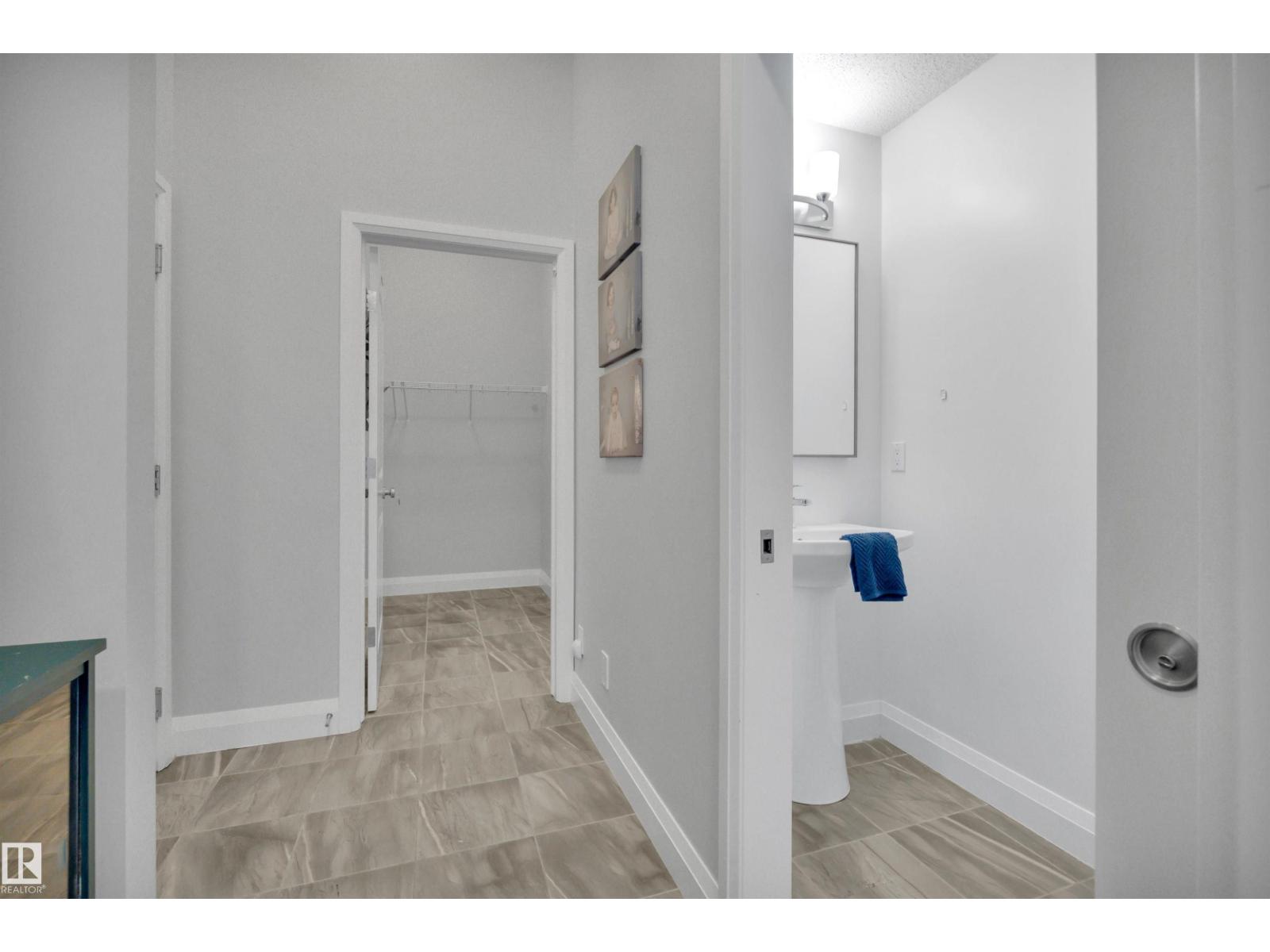 Photo 10 of 220 Simpkins Bn, Leduc AB