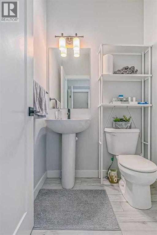 Photo 15 of 134 Sage Bluff Circle Nw, Calgary AB