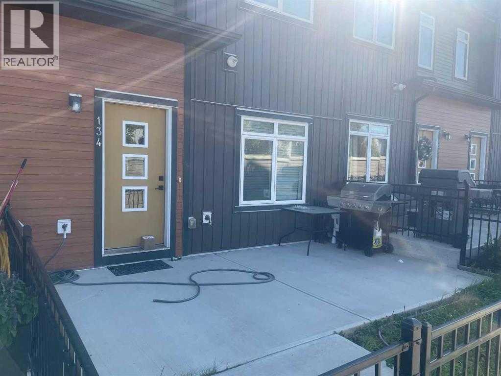 Photo 27 of 134 Sage Bluff Circle Nw, Calgary AB