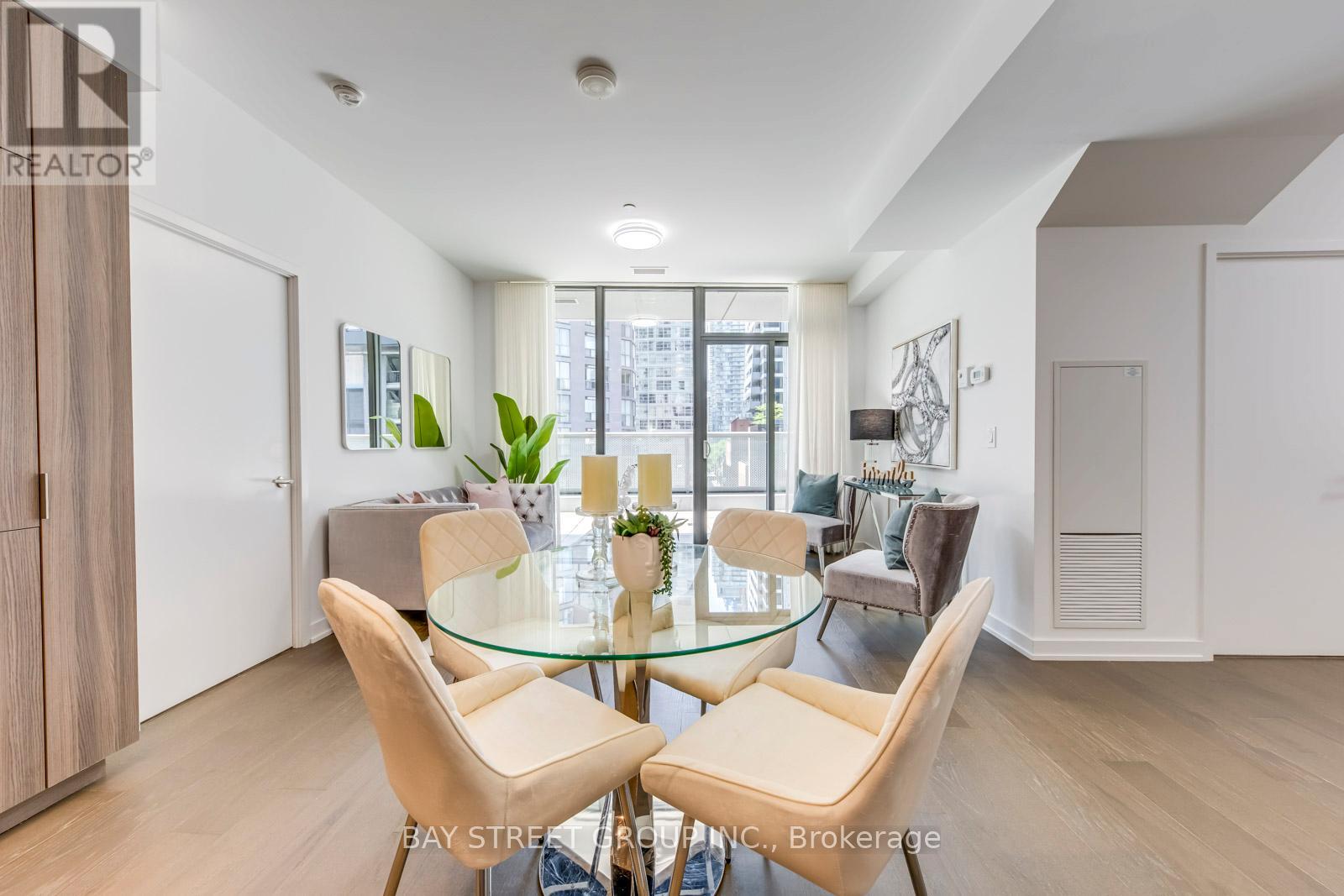 Photo 10 of 405 11 Wellesley Street W, Toronto ON