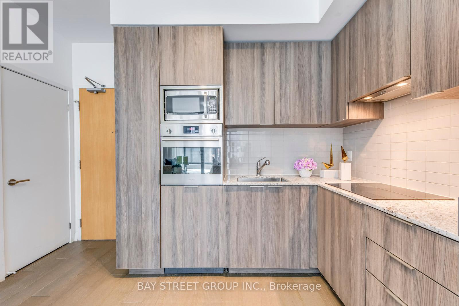 Photo 11 of 405 11 Wellesley Street W, Toronto ON