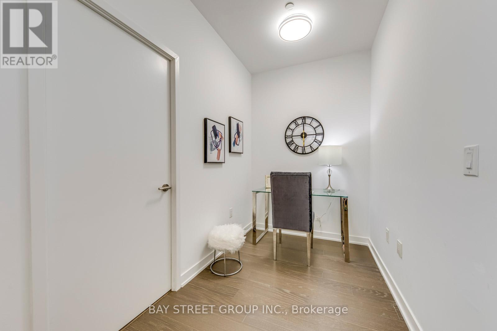 Photo 21 of 405 11 Wellesley Street W, Toronto ON