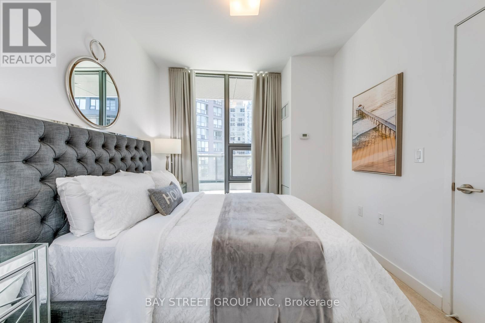 Photo 25 of 405 11 Wellesley Street W, Toronto ON