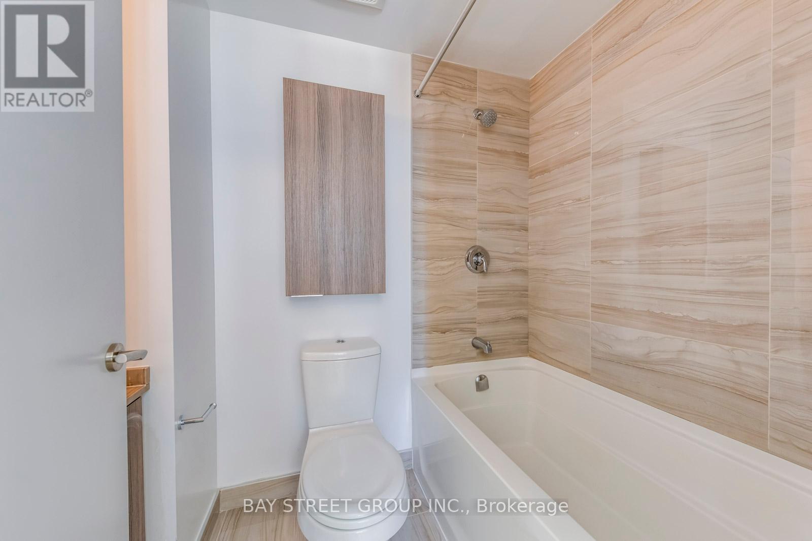 Photo 26 of 405 11 Wellesley Street W, Toronto ON