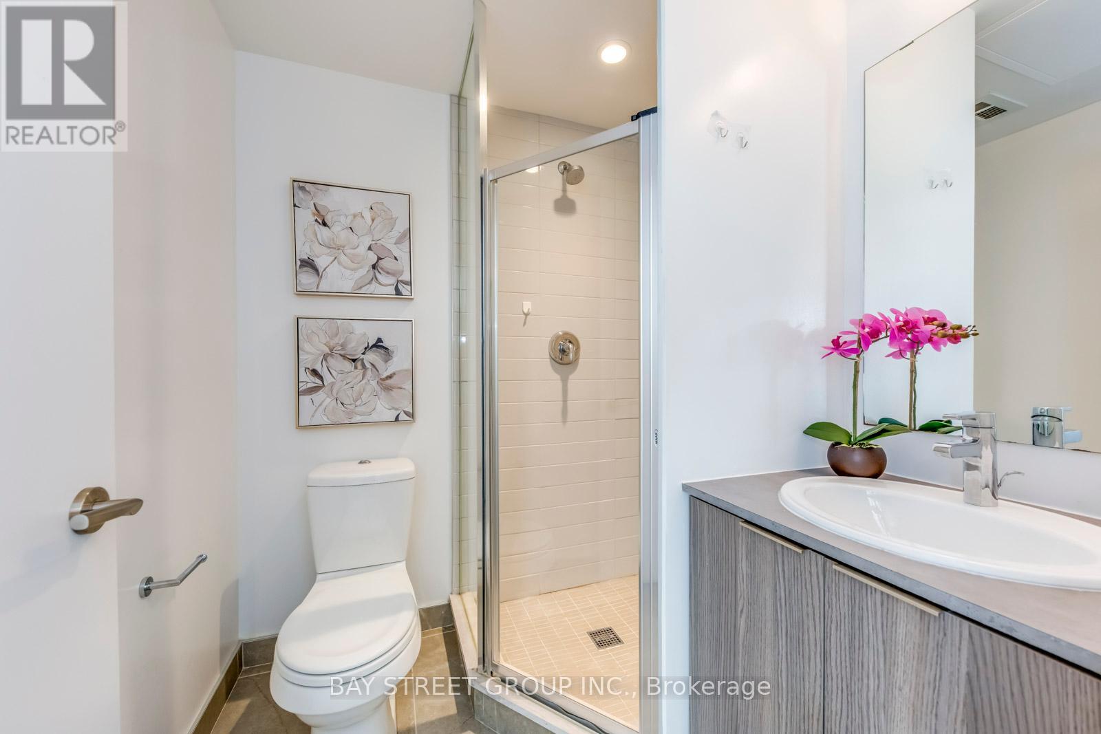 Photo 28 of 405 11 Wellesley Street W, Toronto ON