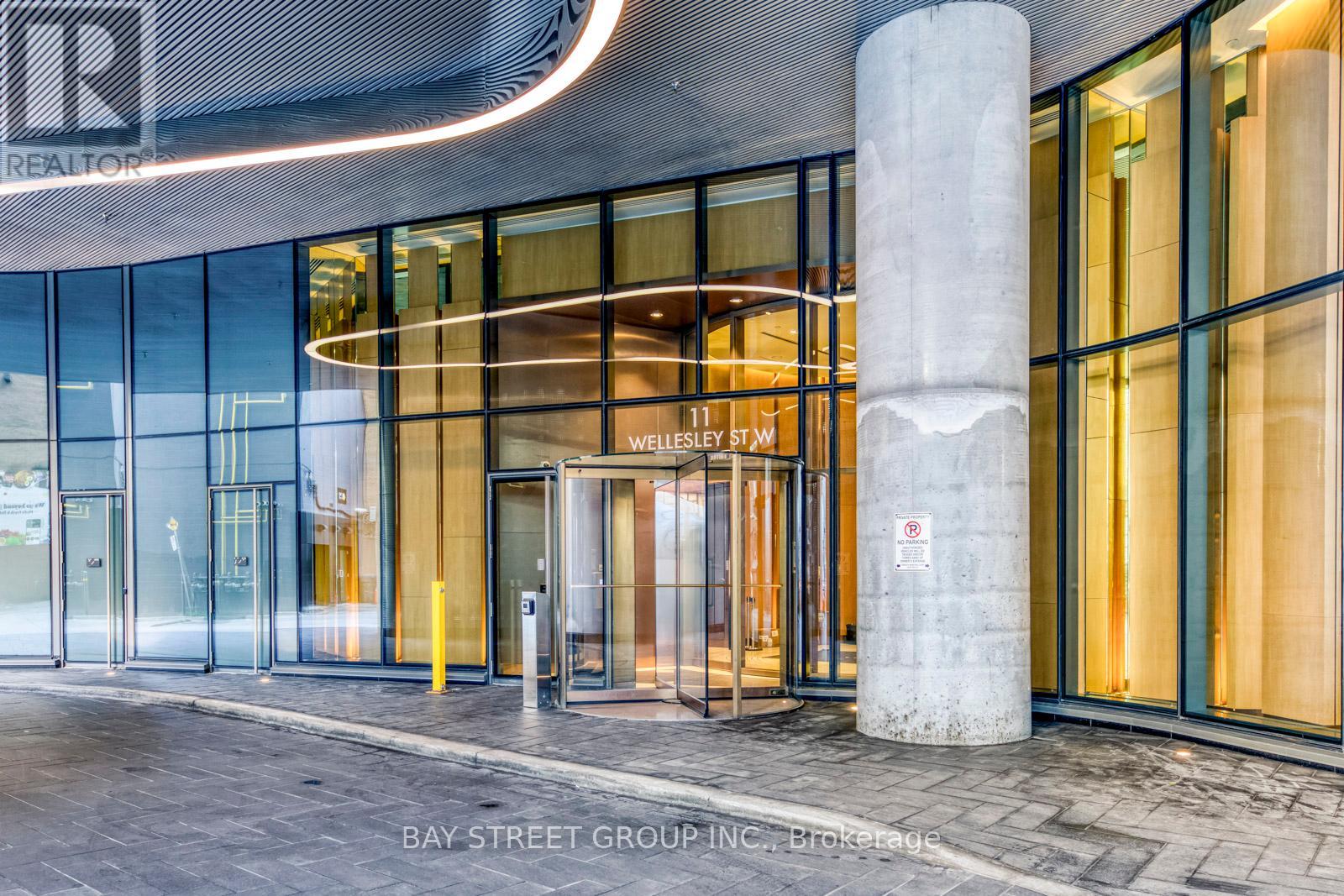 Photo 3 of 405 11 Wellesley Street W, Toronto ON