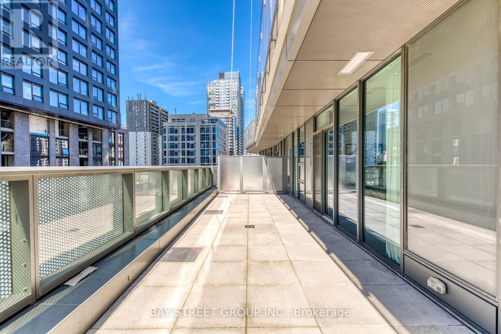 Photo 31 of 405 11 Wellesley Street W, Toronto ON