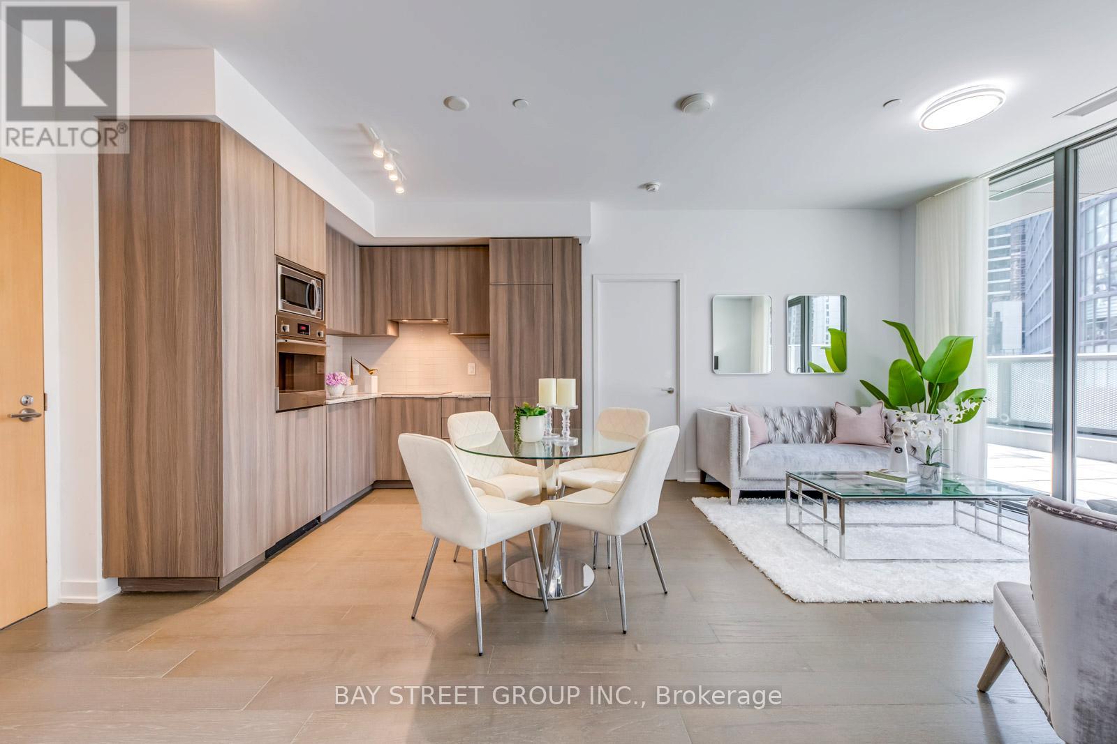 Photo 6 of 405 11 Wellesley Street W, Toronto ON