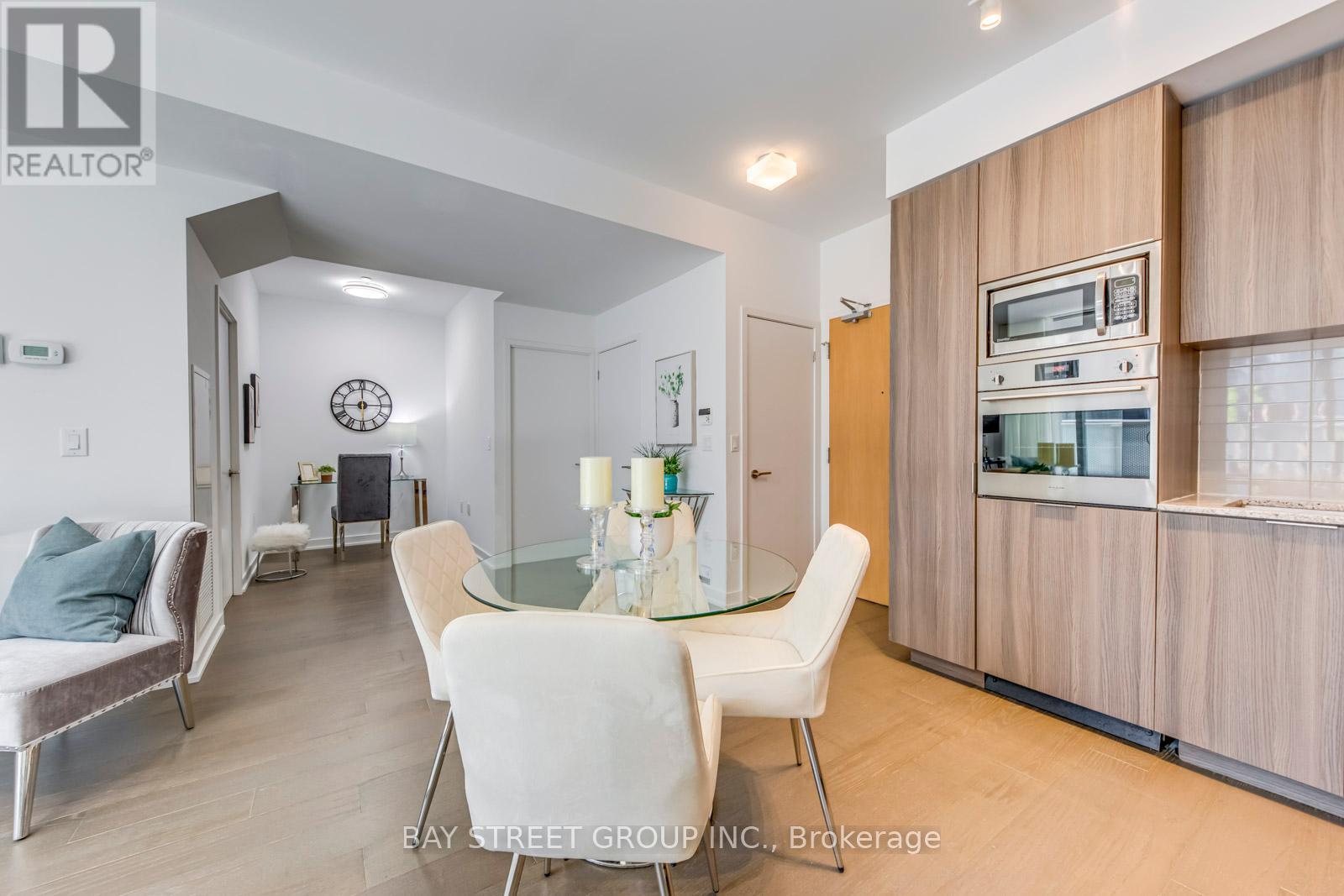 Photo 7 of 405 11 Wellesley Street W, Toronto ON