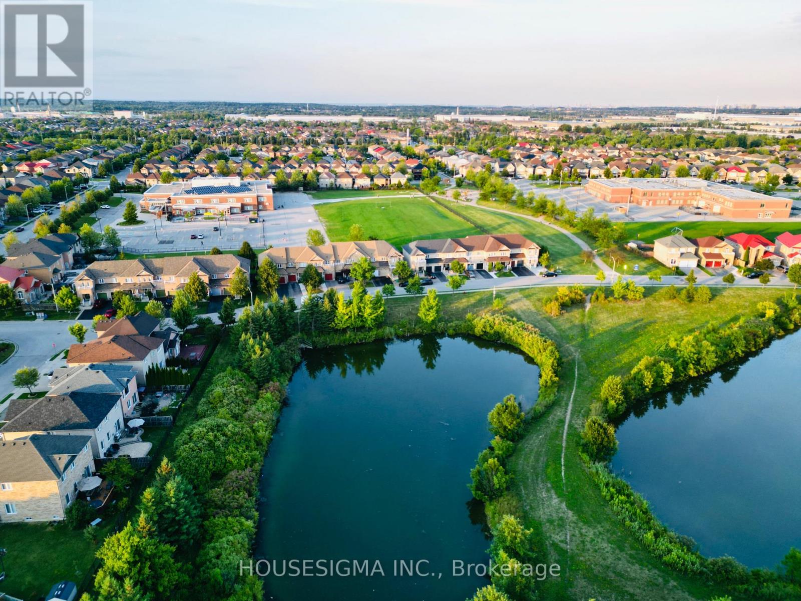 Photo 11 of 77 Beavervalley Drive, Brampton ON