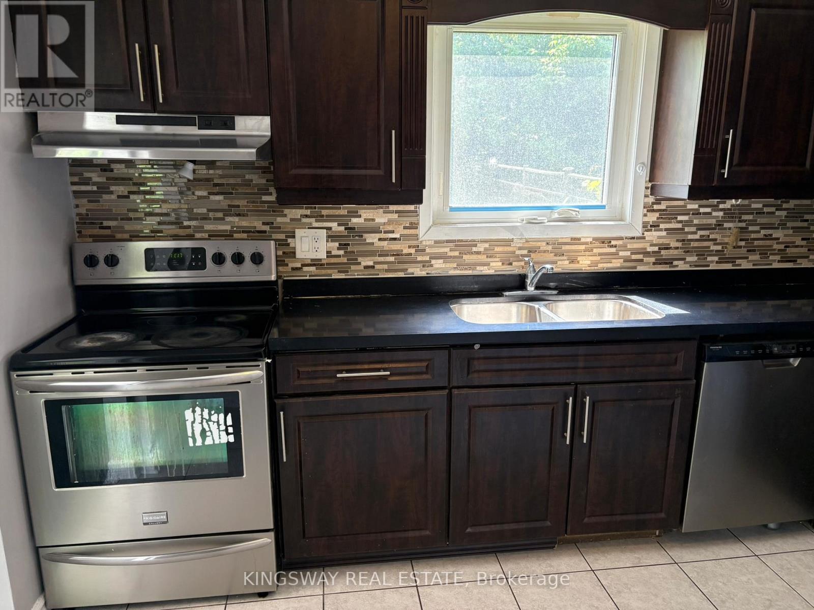 Photo 5 of 3255 Anderson Crescent S, Mississauga ON