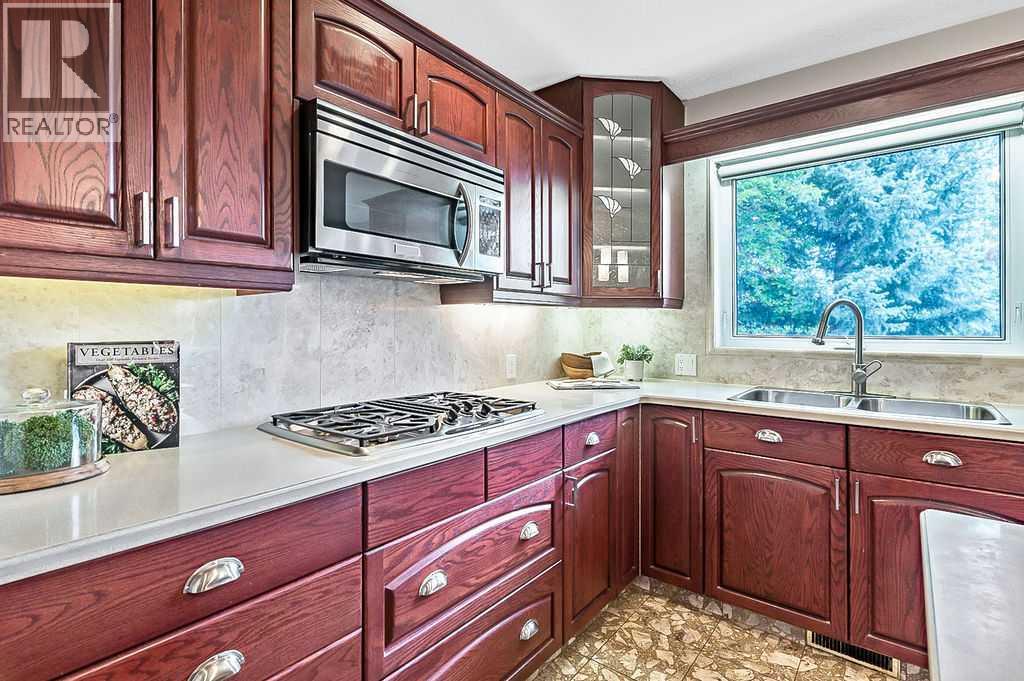 Single Family House for Sale in  Sienna Hills Terrace SW Signal Hill Calgary 