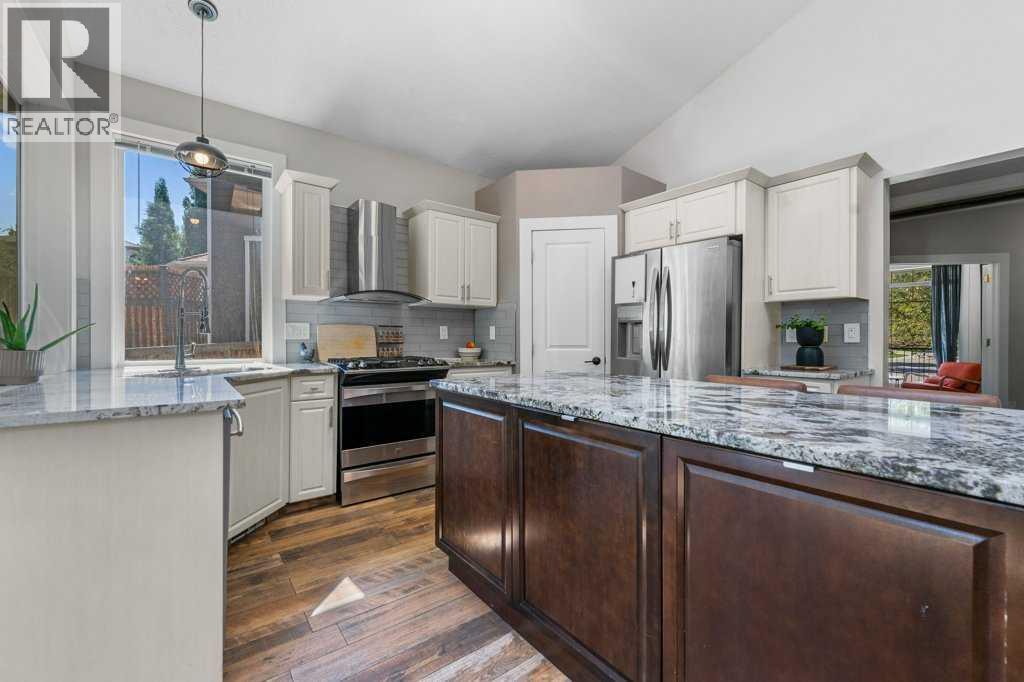 Single Family House for Sale in  Douglasdale Point SE Douglasdale/Glen Calgary 