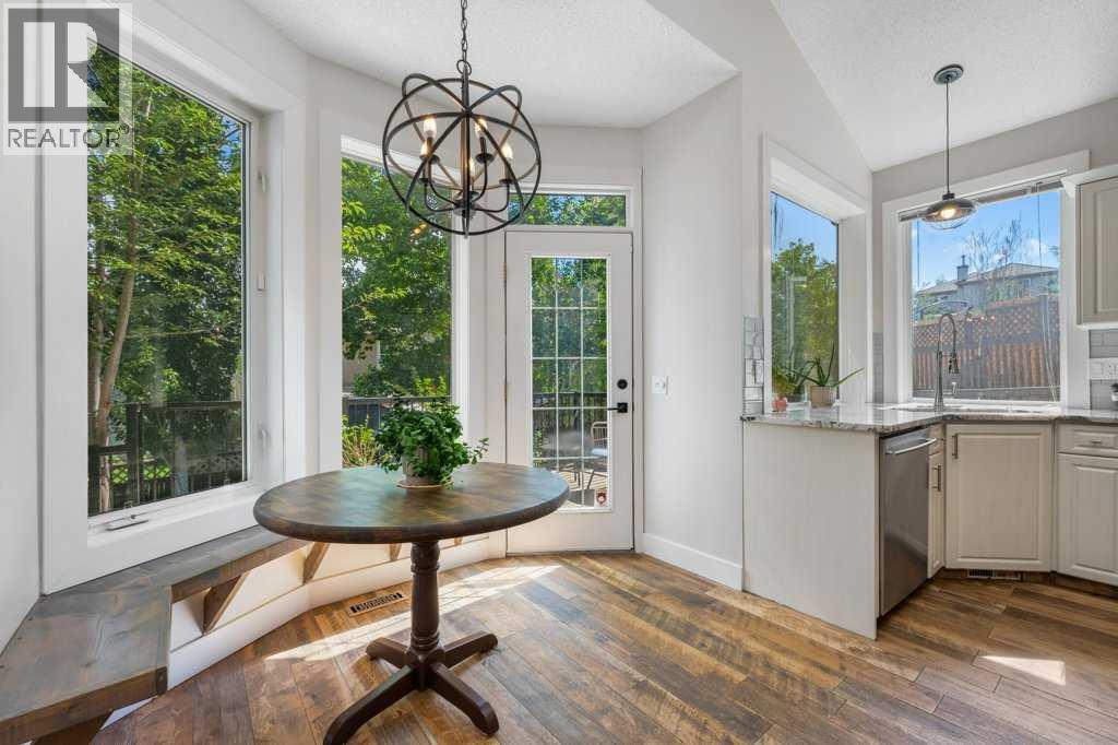 Single Family House for Sale in  Douglasdale Point SE Douglasdale/Glen Calgary 