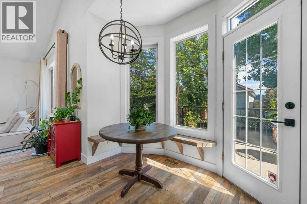 Single Family House for Sale in  Douglasdale Point SE Douglasdale/Glen Calgary 