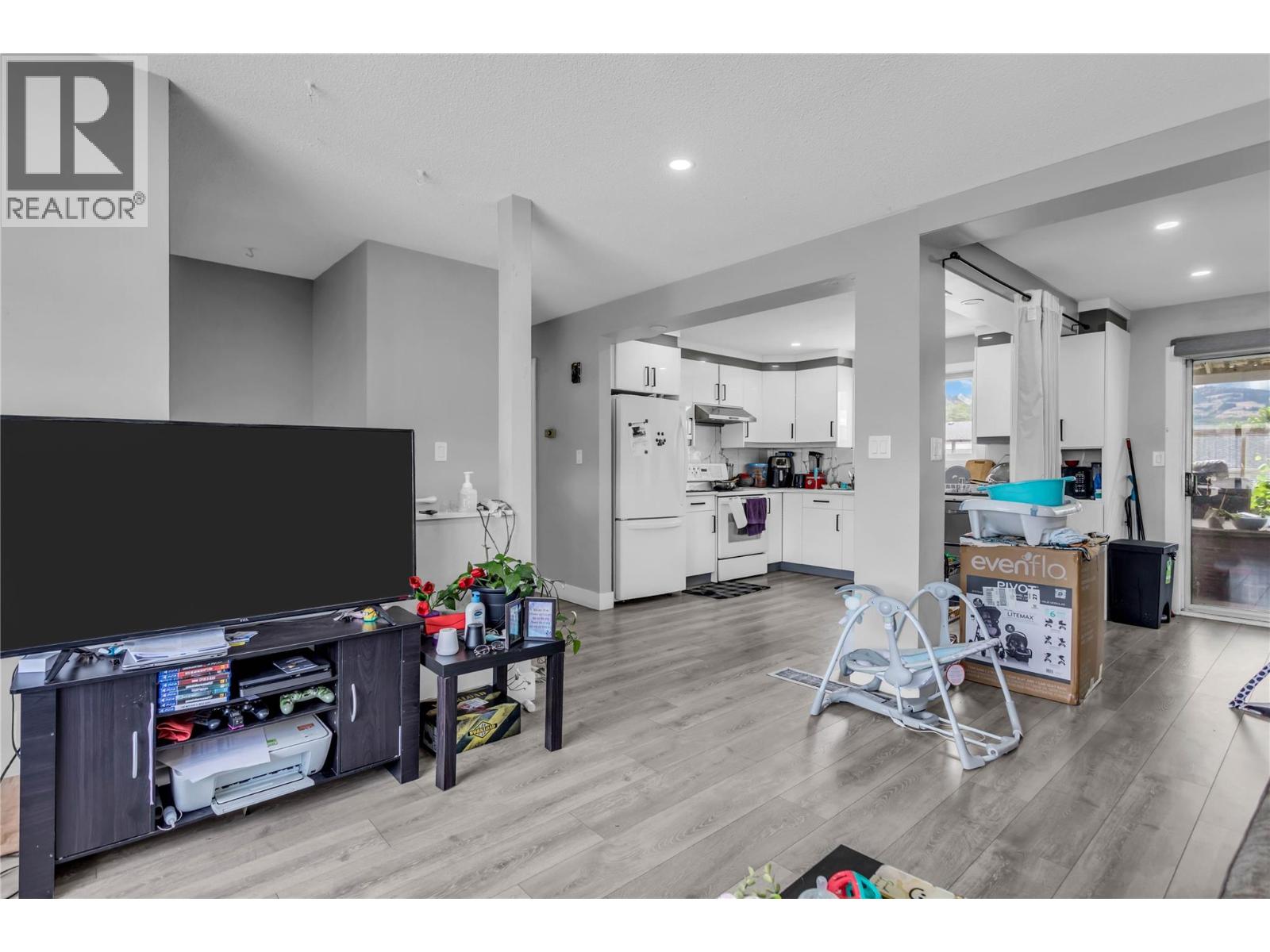 Photo 17 of 4210 17 Avenue, Vernon BC