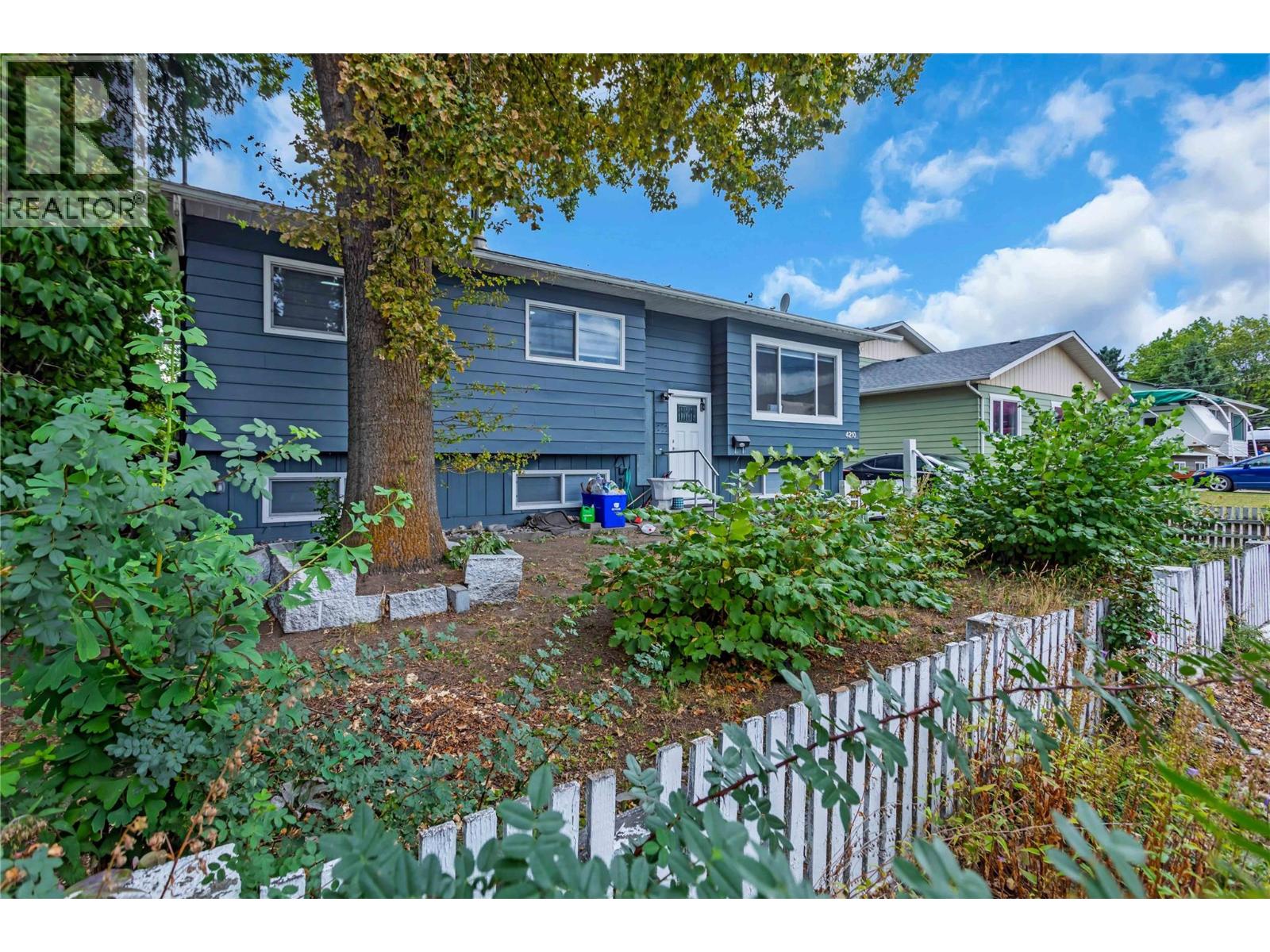 Photo 3 of 4210 17 Avenue, Vernon BC