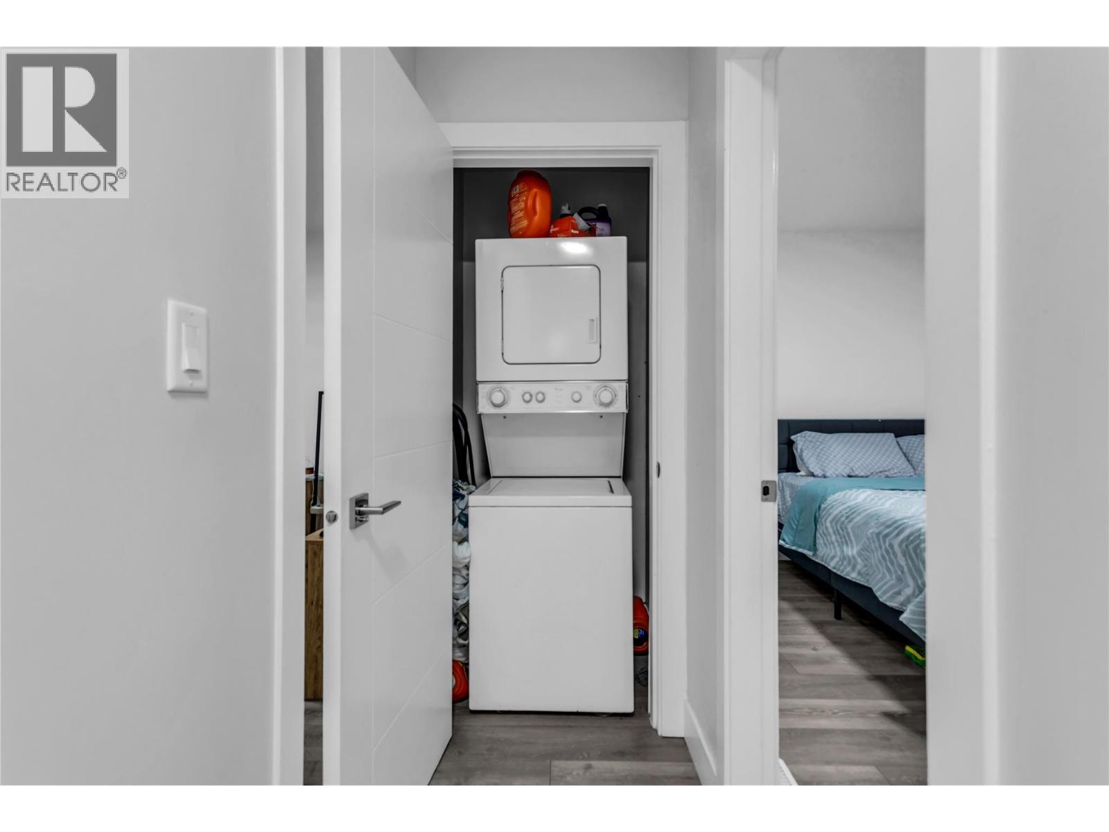 Photo 8 of 4210 17 Avenue, Vernon BC