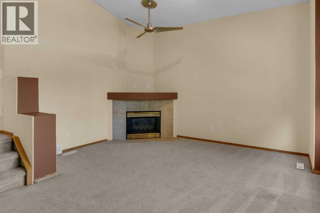 Single Family House for Sale in  Douglas Glen Grove SE Douglasdale/Glen Calgary 