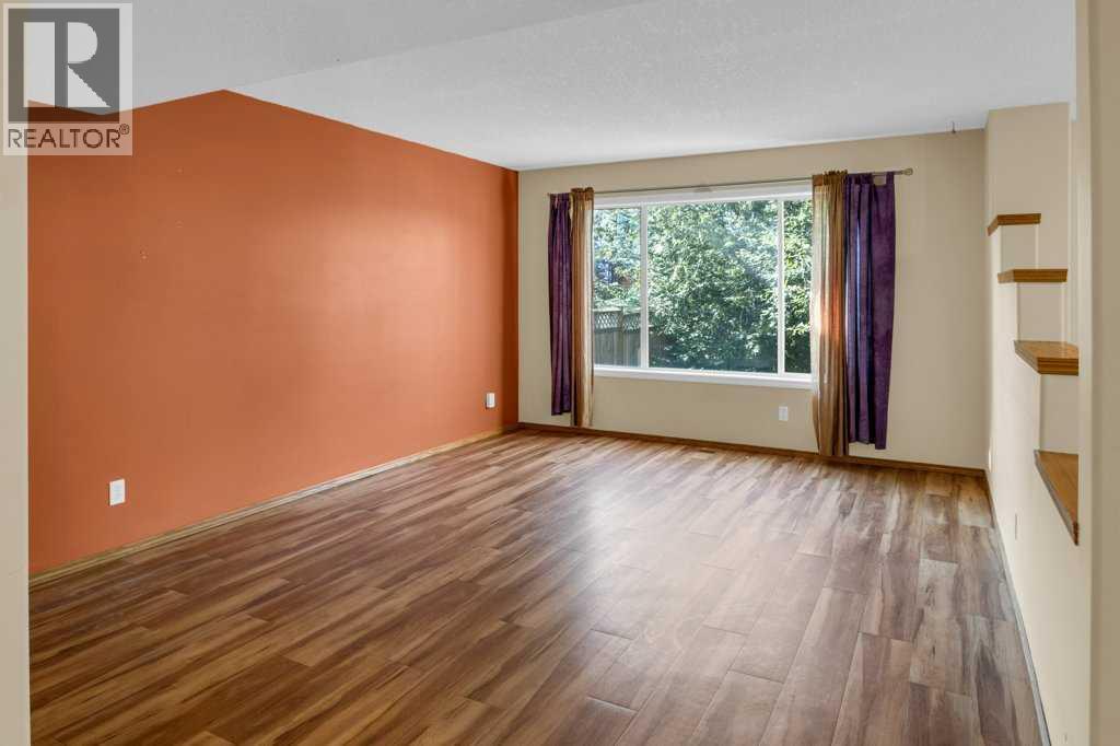 Single Family House for Sale in  Douglas Glen Grove SE Douglasdale/Glen Calgary 