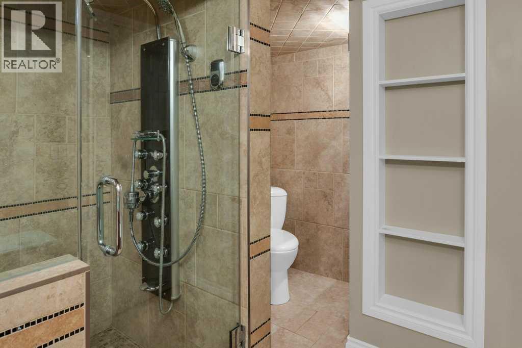 Single Family House for Sale in  Douglas Glen Grove SE Douglasdale/Glen Calgary 